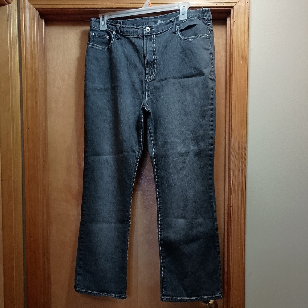 Women's Black Jeans With Detailed Back Pockets